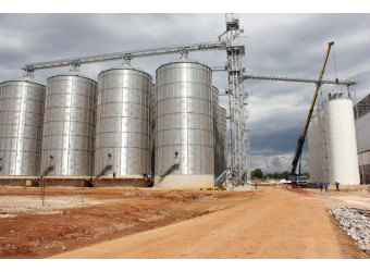 Україна запускає будівництво зерносховищ та мережі сухих портів