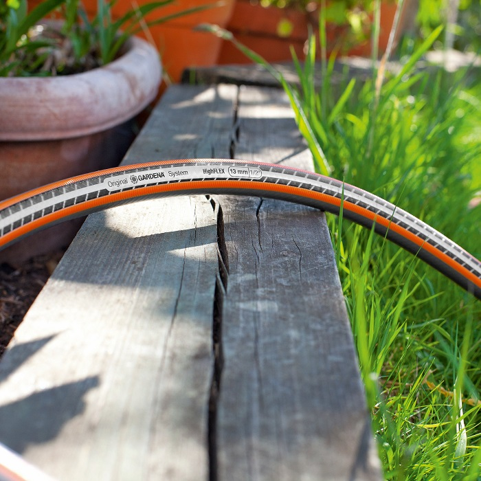 використання GARDENA SuperFlex у саду