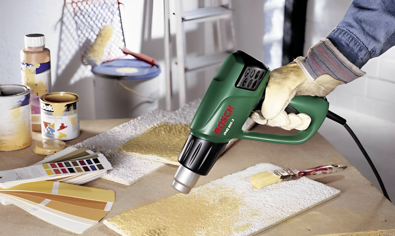 Строительный фен в работе