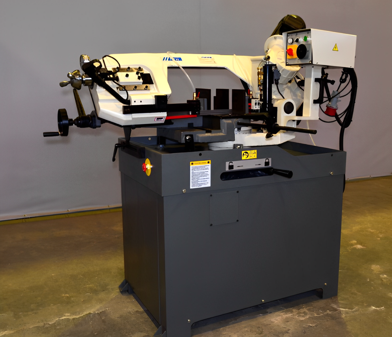 Ленточная пила по металлу для точной резки